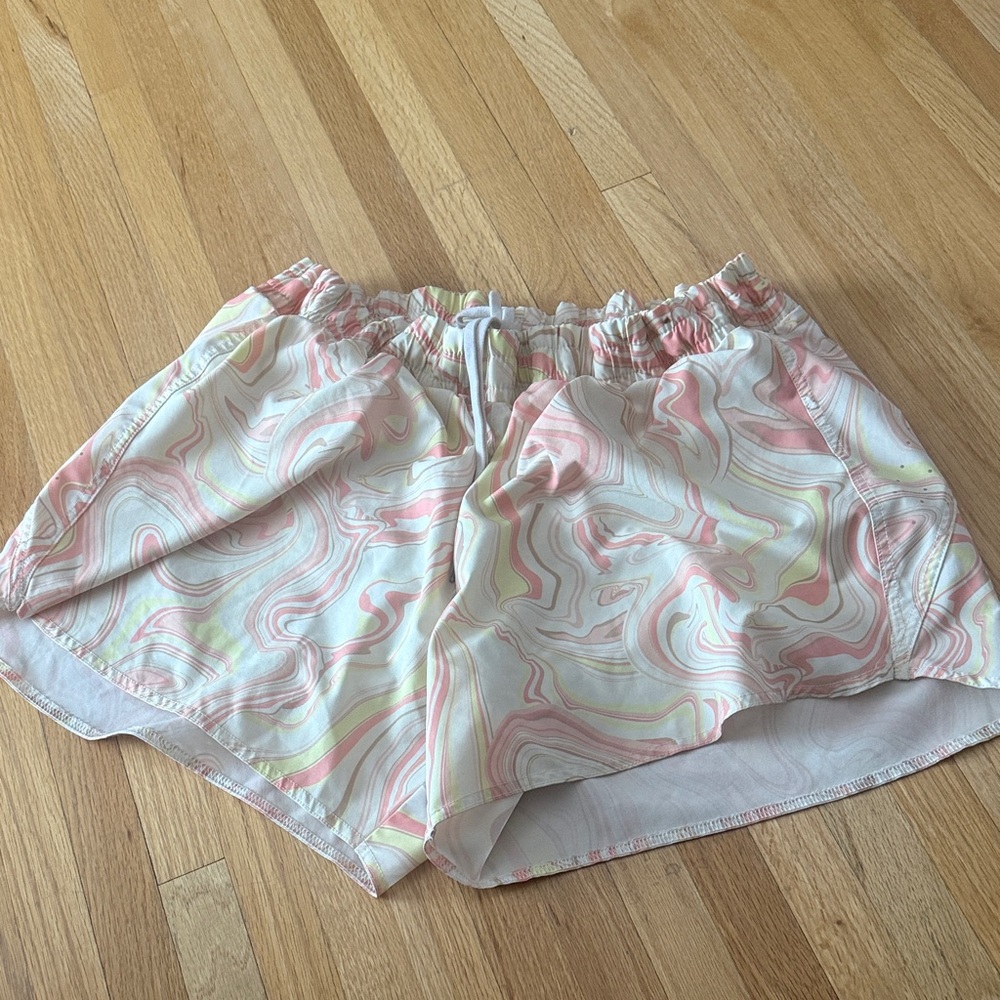 Athletic Works Marble Patterned Athletic Shorts
Loc 3 D